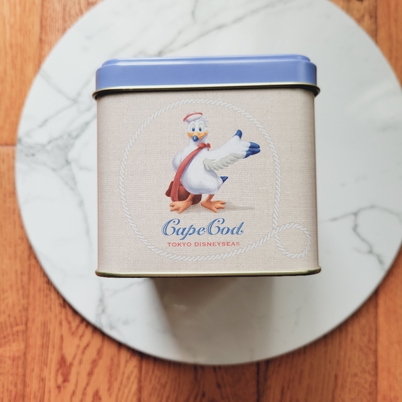 Tokyo Disney Sea Limited Edition Duffy Cookie Tin - Picture 5 of 7